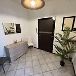 Orio Relax 24h Airport 1 - 3 Minute From Arrival By Bus Lejlighed