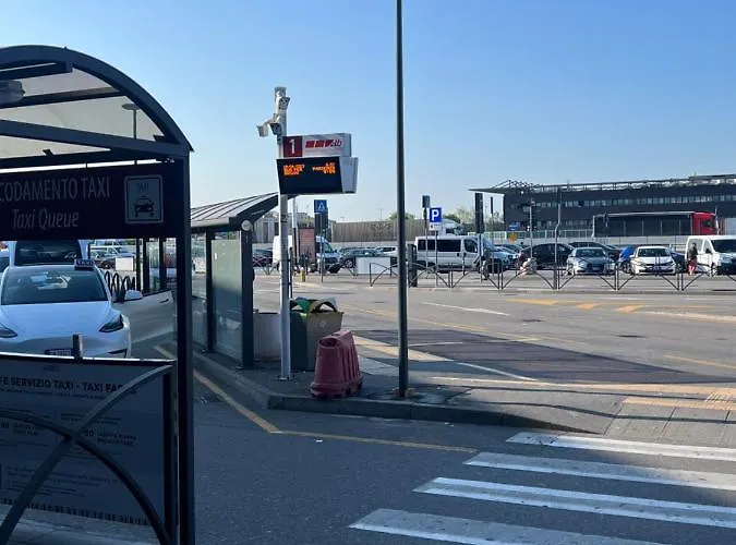 Orio Relax 24h Airport 1 - 3 Minute From Arrival By Bus * Bergamo